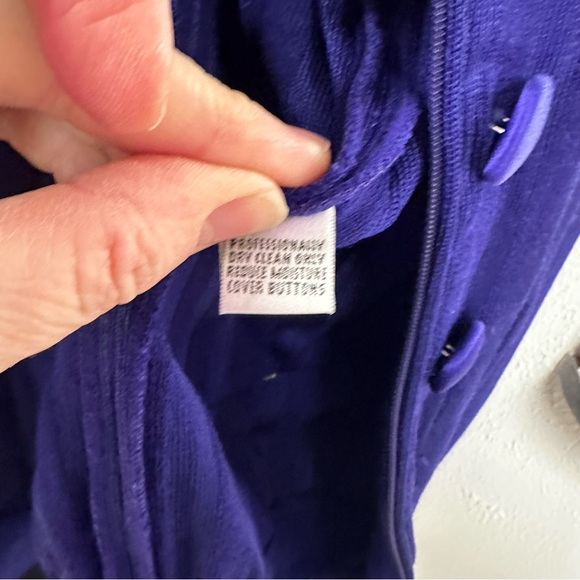 Vintage St John Collection by Marie Gray purple crest cardigan - Picture 9 of 9